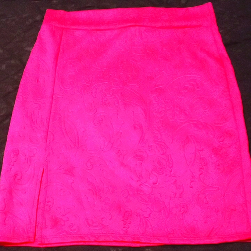 Skirt embossed front slit hot pink brand is One More Thyme